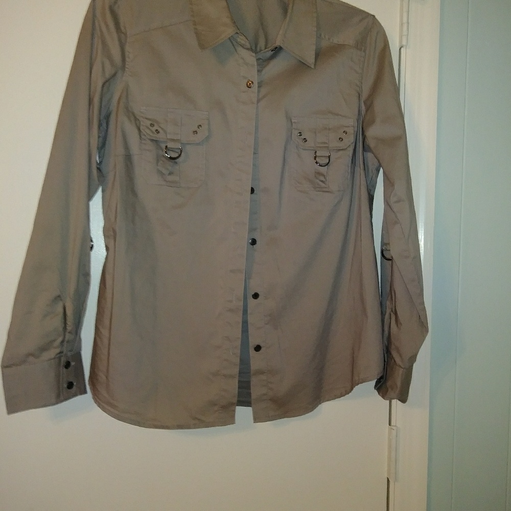 Signature by Larry Levine Button front blouse